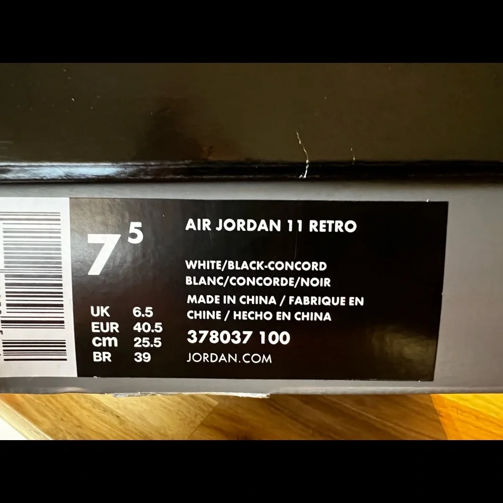 Jordan 11 Retro White/Concord Black Size US 7.5 EU 40.5 NEW IN BOX - Picture 10 of 10